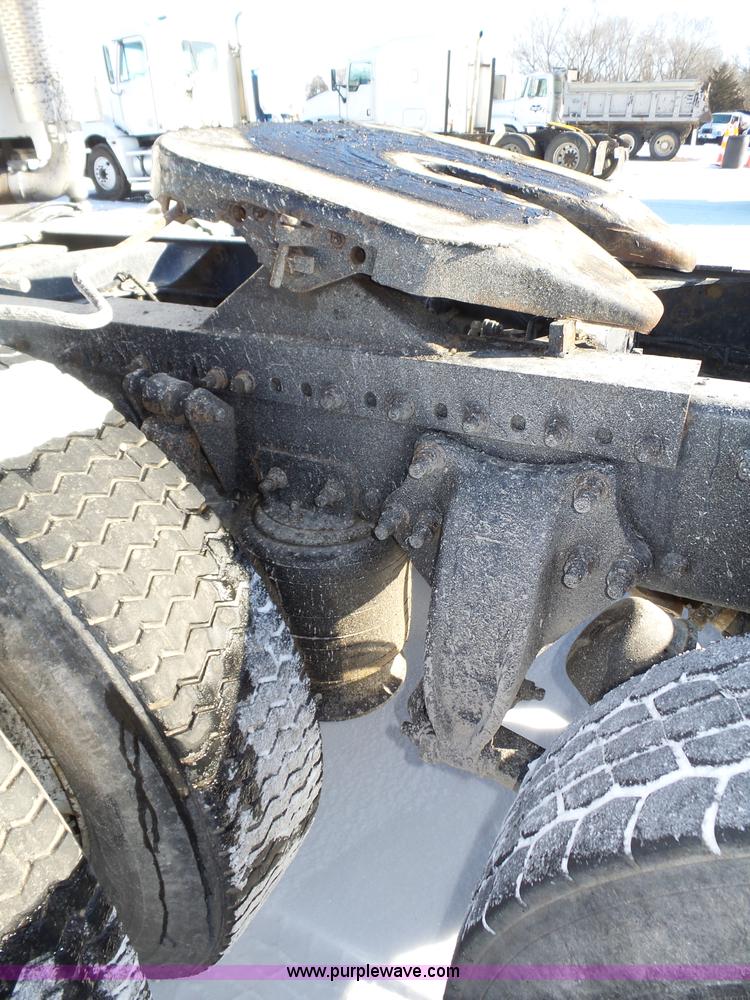 image for item J8800 2000 Freightliner Century Class semi truck