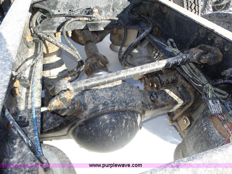 image for item J8800 2000 Freightliner Century Class semi truck