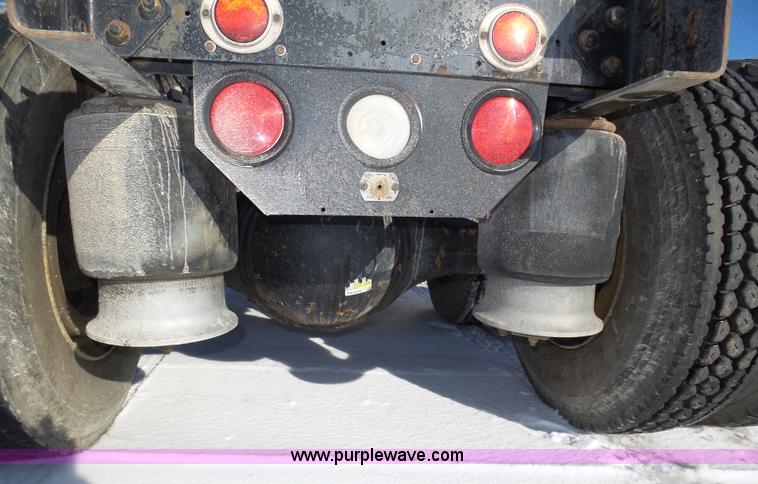 image for item J8800 2000 Freightliner Century Class semi truck