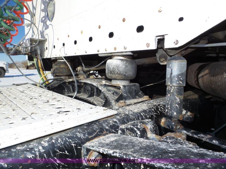 image for item J8800 2000 Freightliner Century Class semi truck