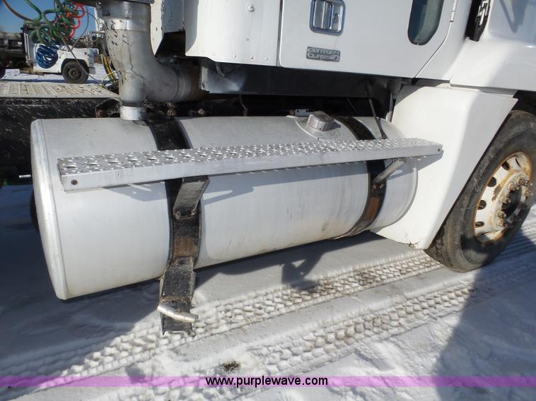 image for item J8800 2000 Freightliner Century Class semi truck