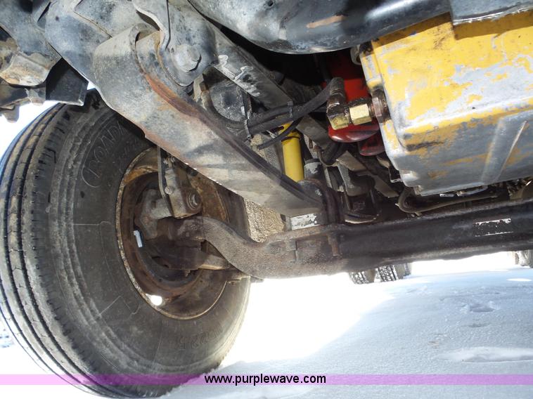 image for item J8800 2000 Freightliner Century Class semi truck