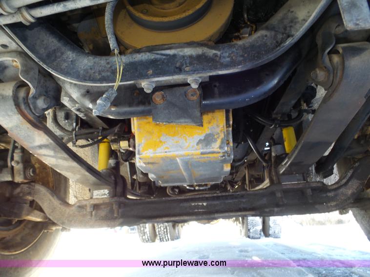 image for item J8800 2000 Freightliner Century Class semi truck