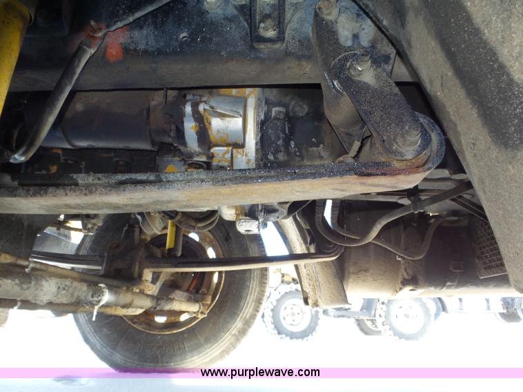 image for item J8800 2000 Freightliner Century Class semi truck