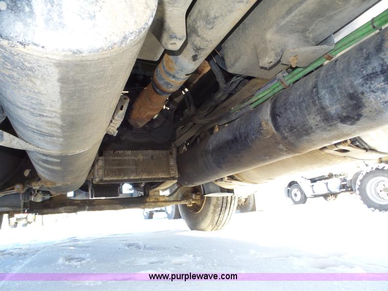 image for item J8800 2000 Freightliner Century Class semi truck