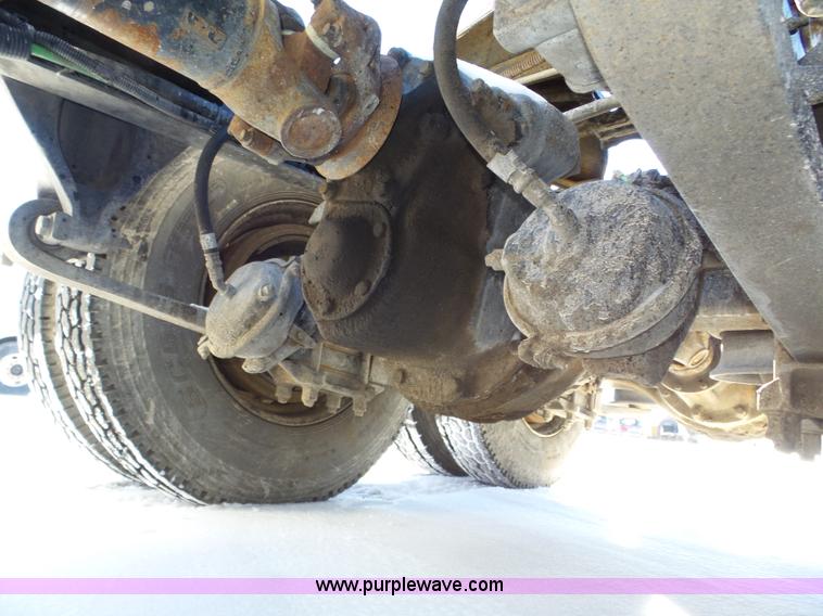 image for item J8800 2000 Freightliner Century Class semi truck