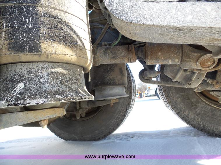 image for item J8800 2000 Freightliner Century Class semi truck