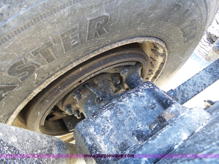 image for item J8800 2000 Freightliner Century Class semi truck