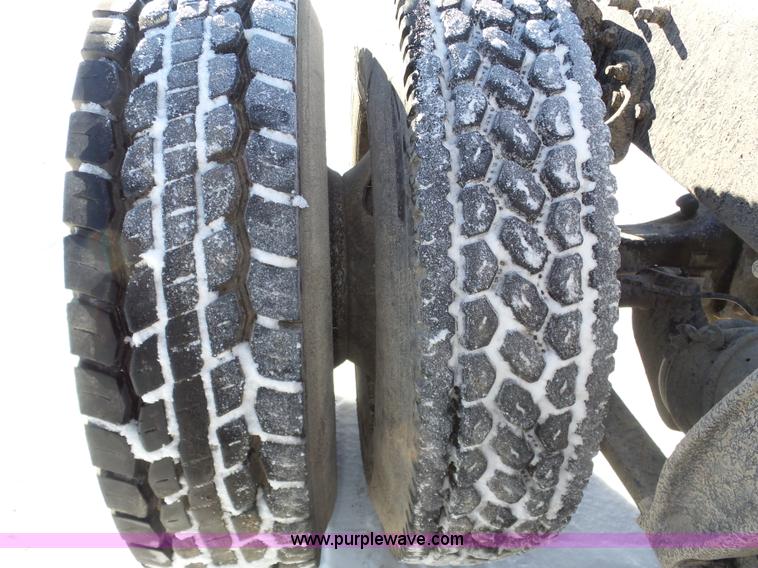 image for item J8800 2000 Freightliner Century Class semi truck