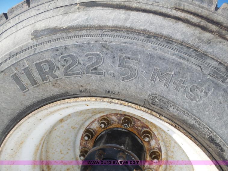 image for item J8800 2000 Freightliner Century Class semi truck