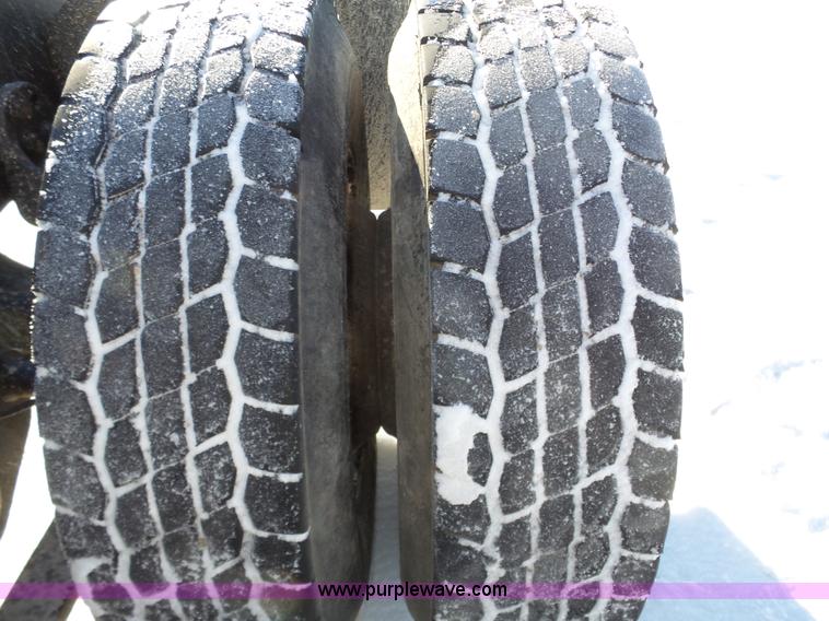 image for item J8800 2000 Freightliner Century Class semi truck