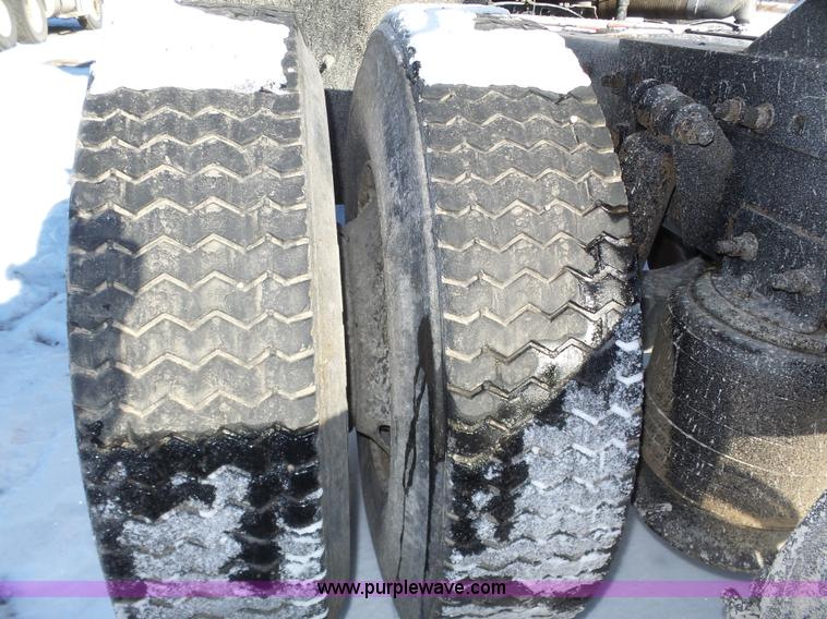 image for item J8800 2000 Freightliner Century Class semi truck