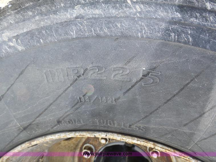 image for item J8800 2000 Freightliner Century Class semi truck