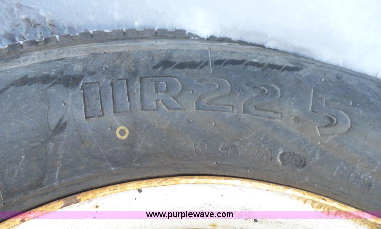 image for item J8800 2000 Freightliner Century Class semi truck