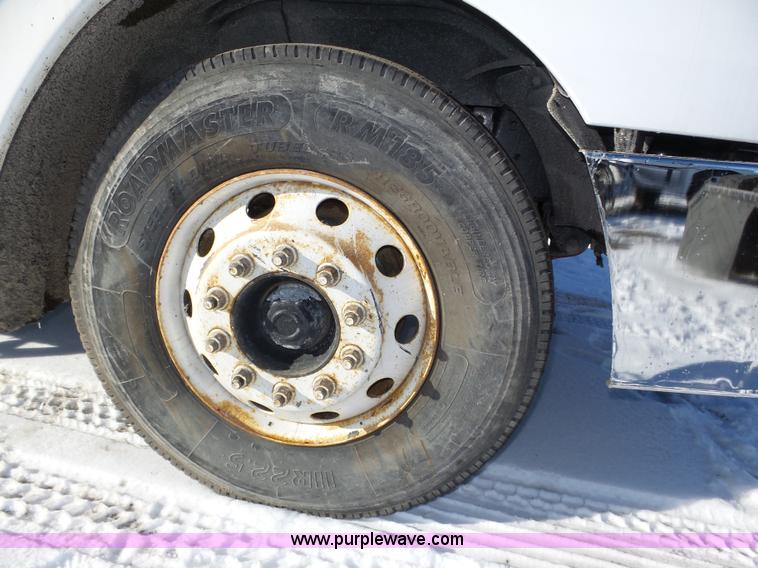 image for item J8800 2000 Freightliner Century Class semi truck