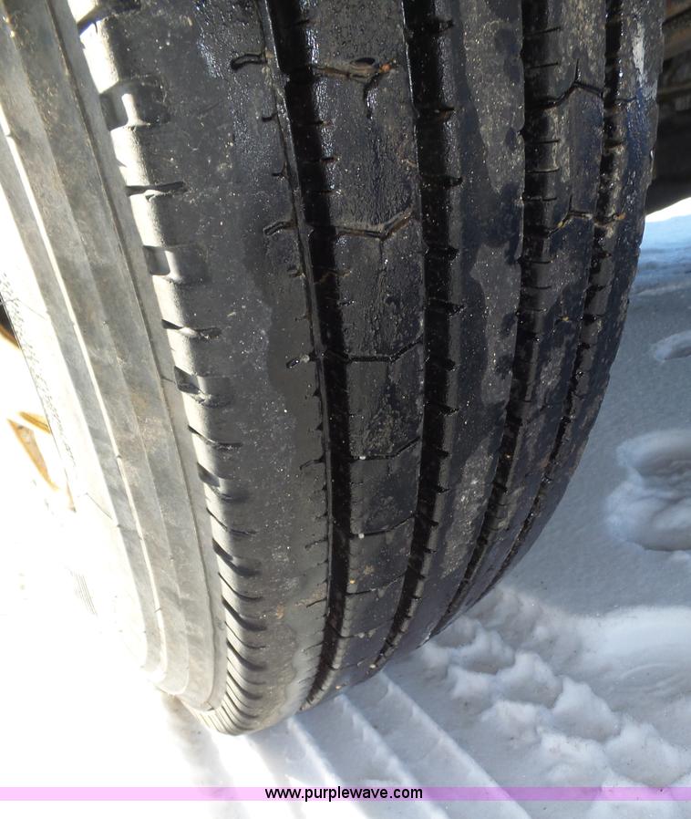 image for item J8800 2000 Freightliner Century Class semi truck