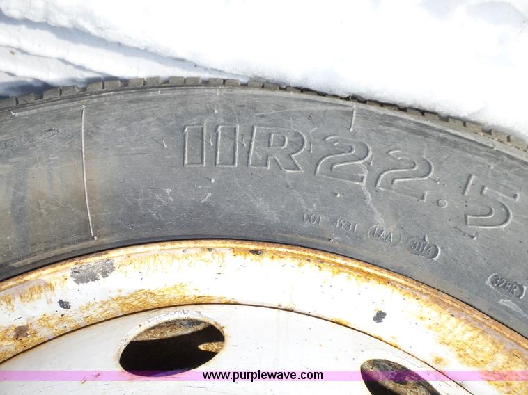 image for item J8800 2000 Freightliner Century Class semi truck