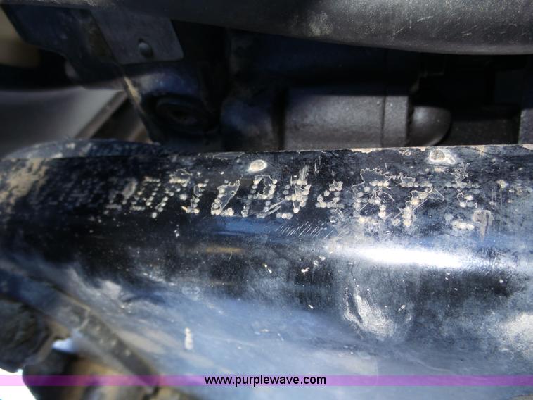 image for item J8801 2001 Freightliner Columbia semi truck