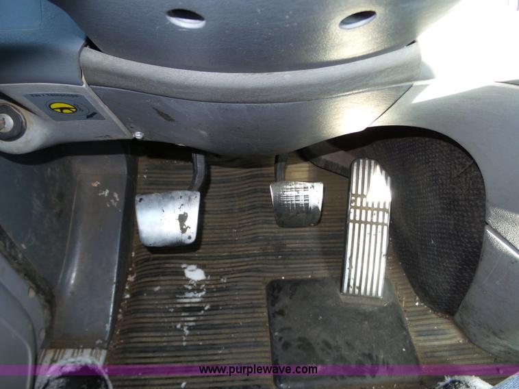 image for item J8802 2000 Freightliner Century Class semi truck