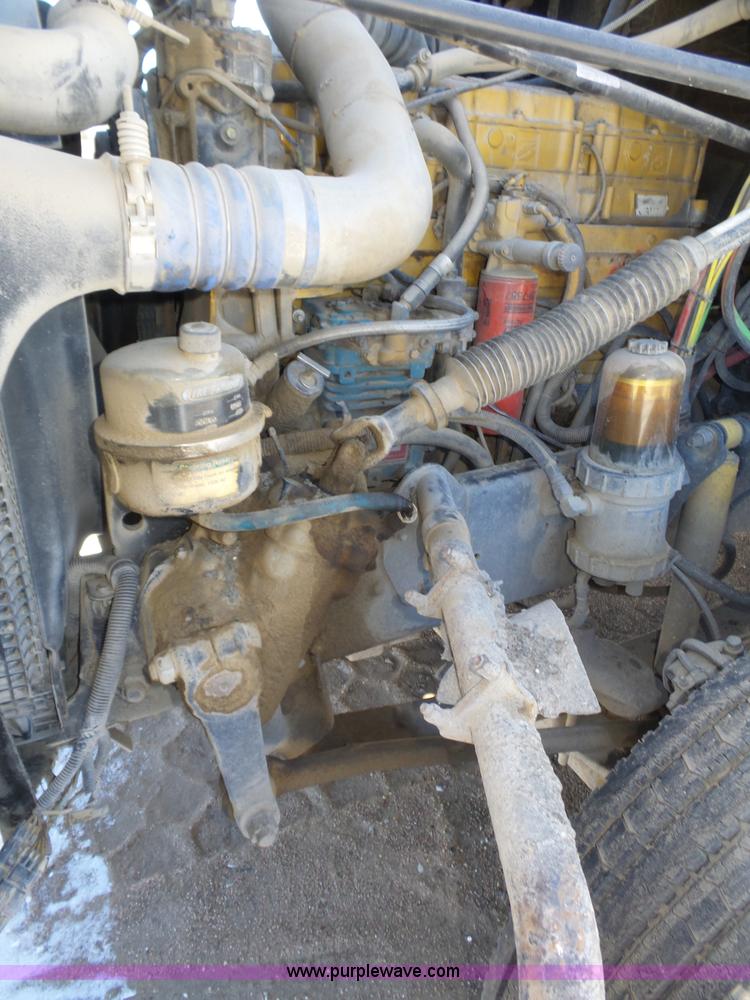 image for item J8802 2000 Freightliner Century Class semi truck