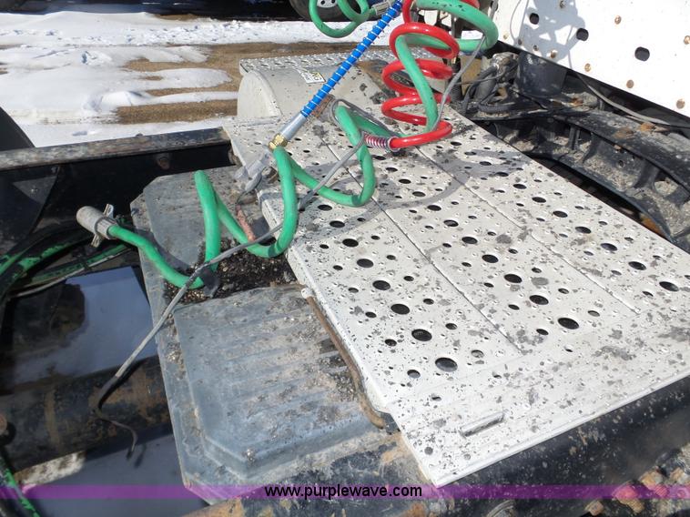 image for item J8802 2000 Freightliner Century Class semi truck