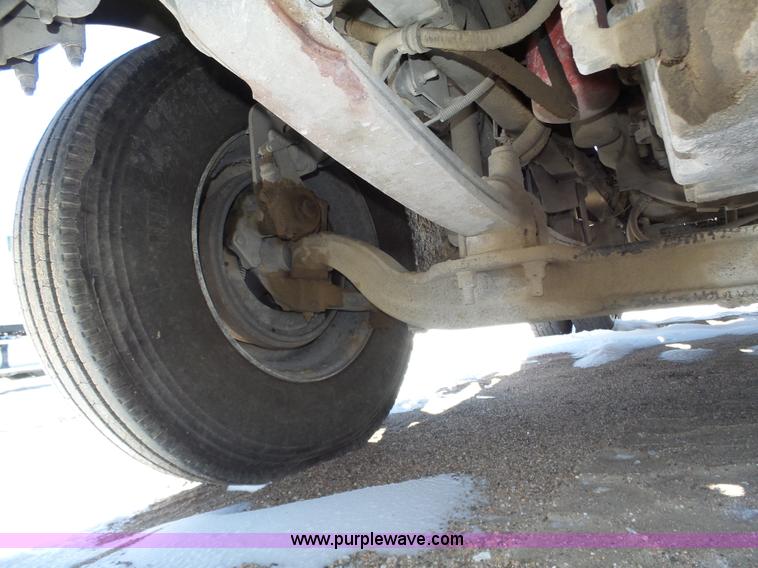 image for item J8802 2000 Freightliner Century Class semi truck