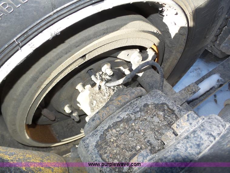 image for item J8802 2000 Freightliner Century Class semi truck