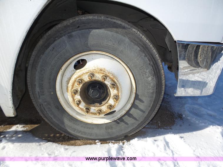 image for item J8802 2000 Freightliner Century Class semi truck