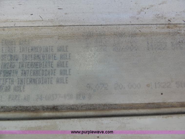 image for item J8802 2000 Freightliner Century Class semi truck