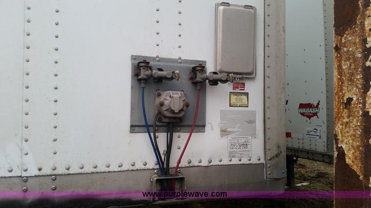 image for item K5335 2005 Wabash dry van trailer