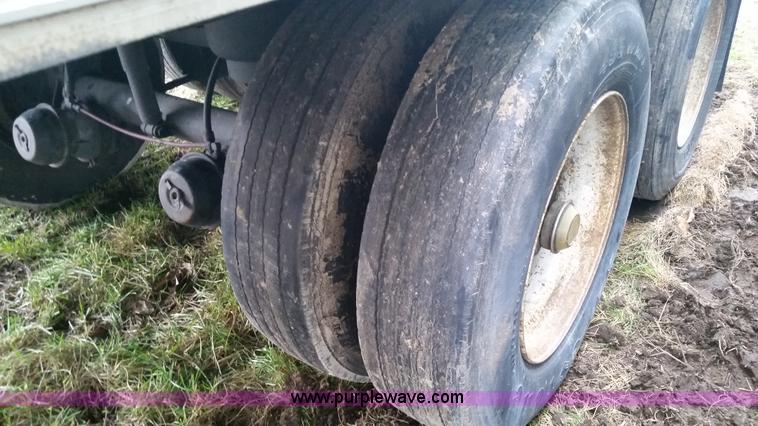 image for item K5335 2005 Wabash dry van trailer