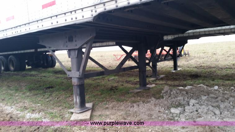 image for item K5335 2005 Wabash dry van trailer