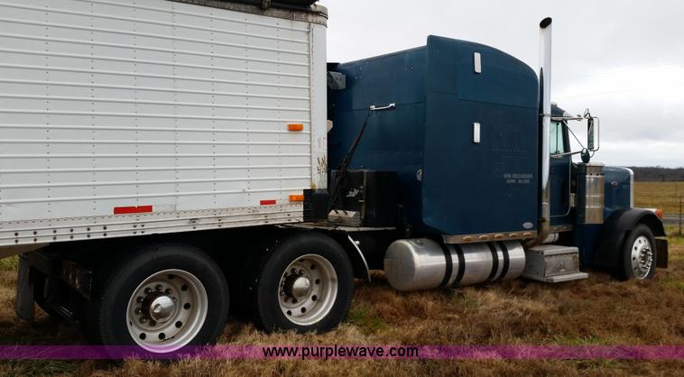 image for item K5388 1994 Peterbilt 379 semi truck