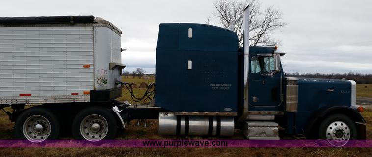 image for item K5388 1994 Peterbilt 379 semi truck