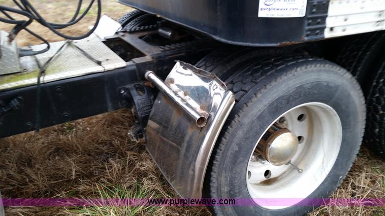 image for item K5388 1994 Peterbilt 379 semi truck