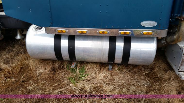 image for item K5388 1994 Peterbilt 379 semi truck