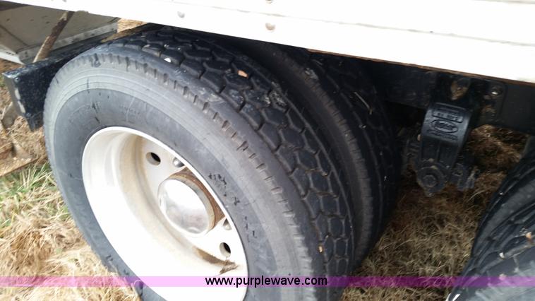 image for item K5388 1994 Peterbilt 379 semi truck