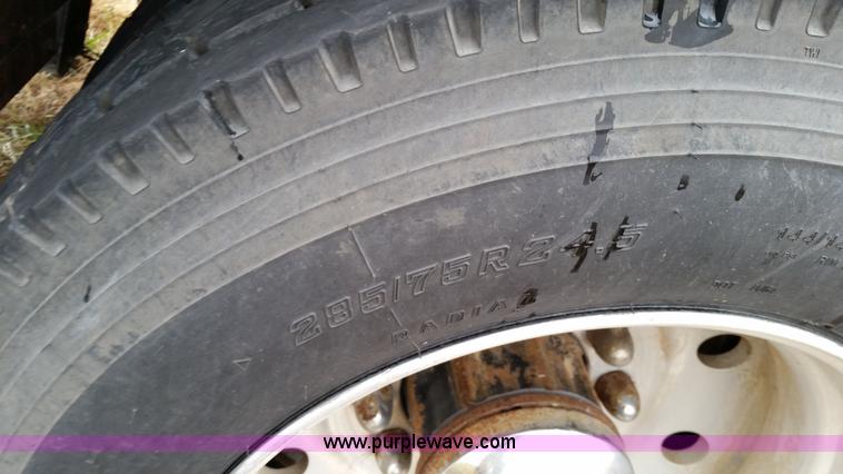 image for item K5388 1994 Peterbilt 379 semi truck