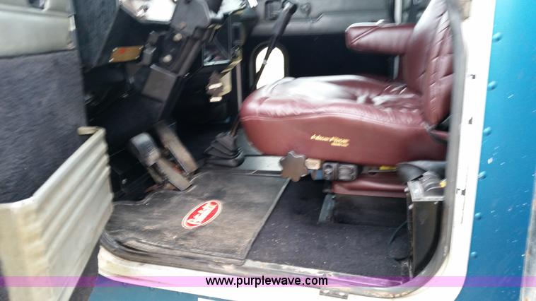 image for item K5388 1994 Peterbilt 379 semi truck
