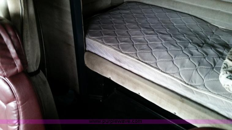 image for item K5388 1994 Peterbilt 379 semi truck