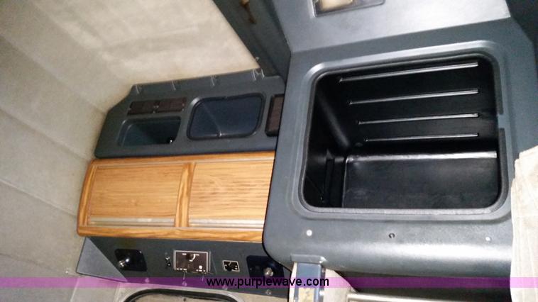 image for item K5388 1994 Peterbilt 379 semi truck