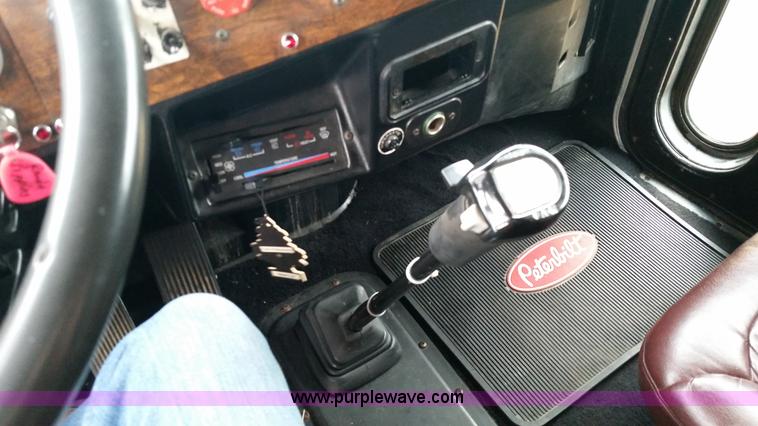 image for item K5388 1994 Peterbilt 379 semi truck