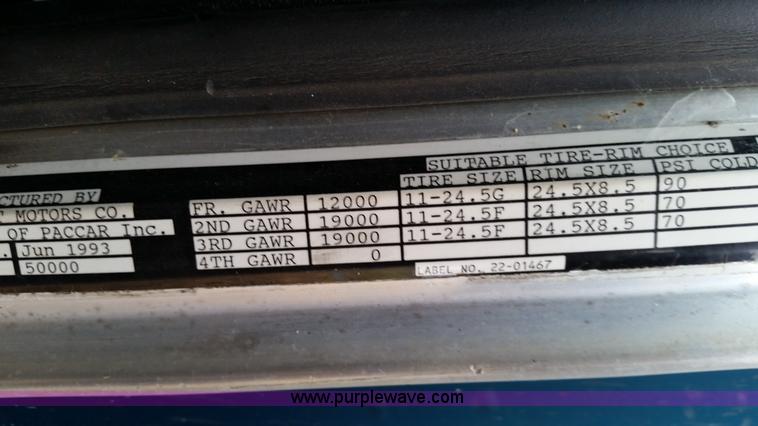 image for item K5388 1994 Peterbilt 379 semi truck