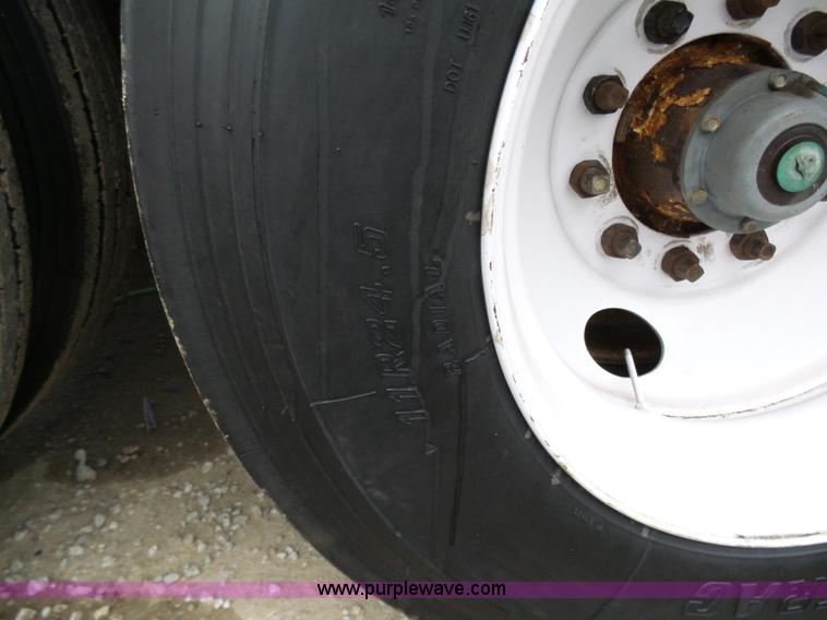 image for item K5479 1997 Dorsey AIDT-LS dry van trailer