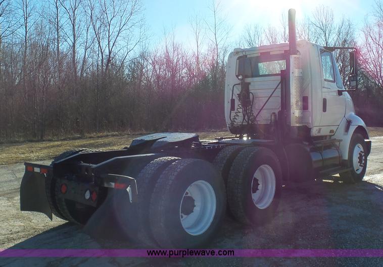image for item K5493 2005 International TranStar 8600 semi truck