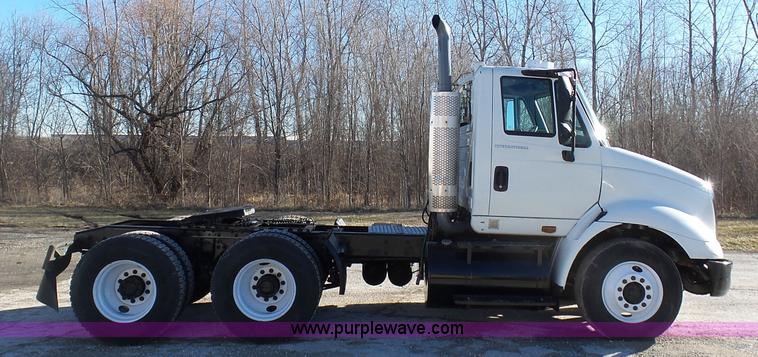 image for item K5493 2005 International TranStar 8600 semi truck