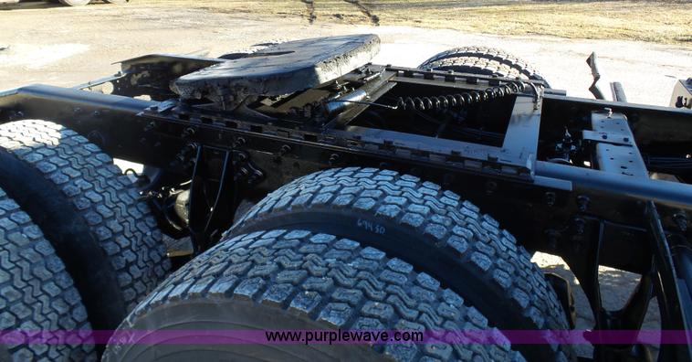 image for item K5493 2005 International TranStar 8600 semi truck