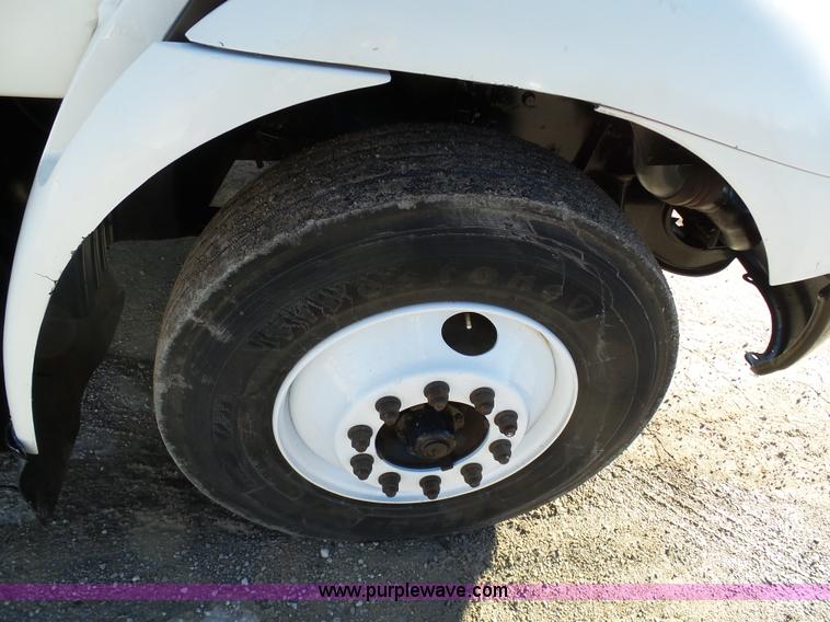 image for item K5493 2005 International TranStar 8600 semi truck