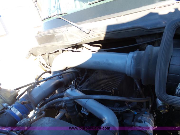 image for item K5493 2005 International TranStar 8600 semi truck