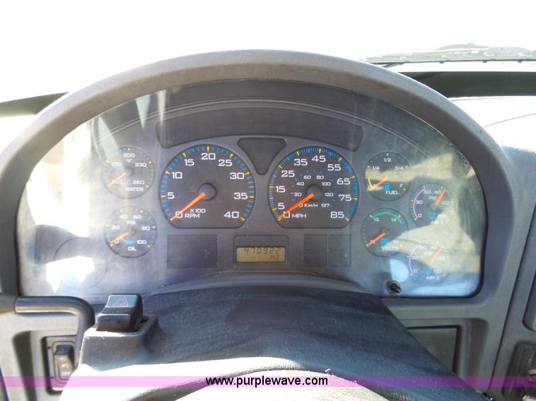 image for item K5493 2005 International TranStar 8600 semi truck